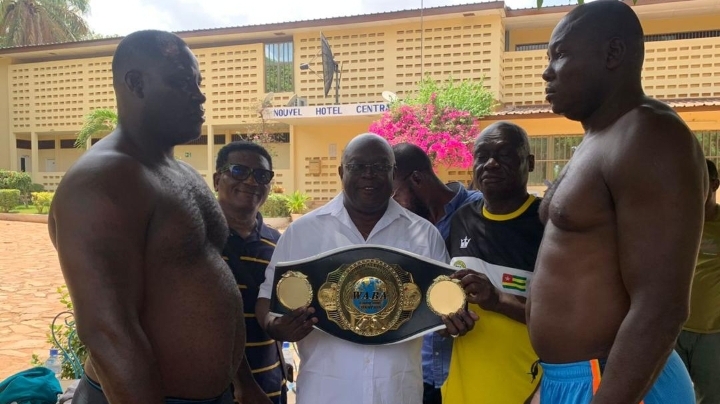 Togolese Ayaovi Agbonson hosts Ghanaian Ebenezer Tetteh for the vacant WABA title