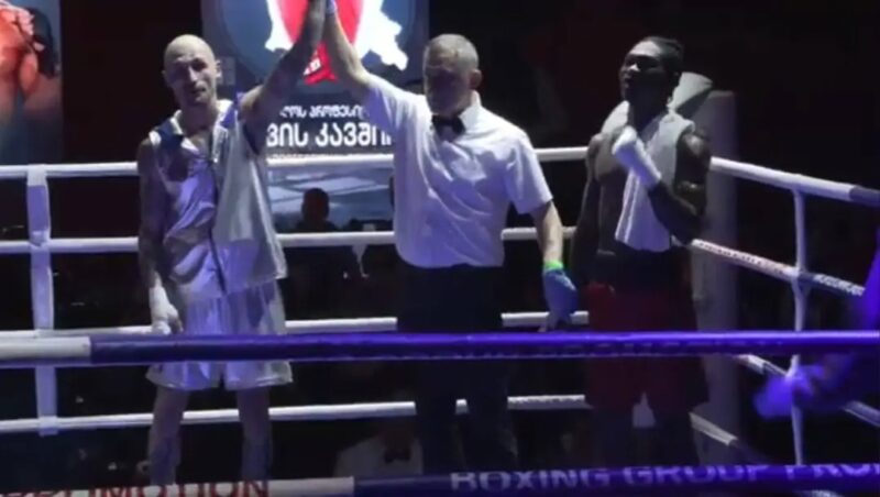 Bernard Abbey competed the entire distance but was unable to defeat Guruli Lasha