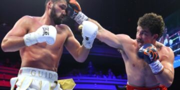 Richard Torrez Jr beats another Olympian Guido Vianello with flying colors.